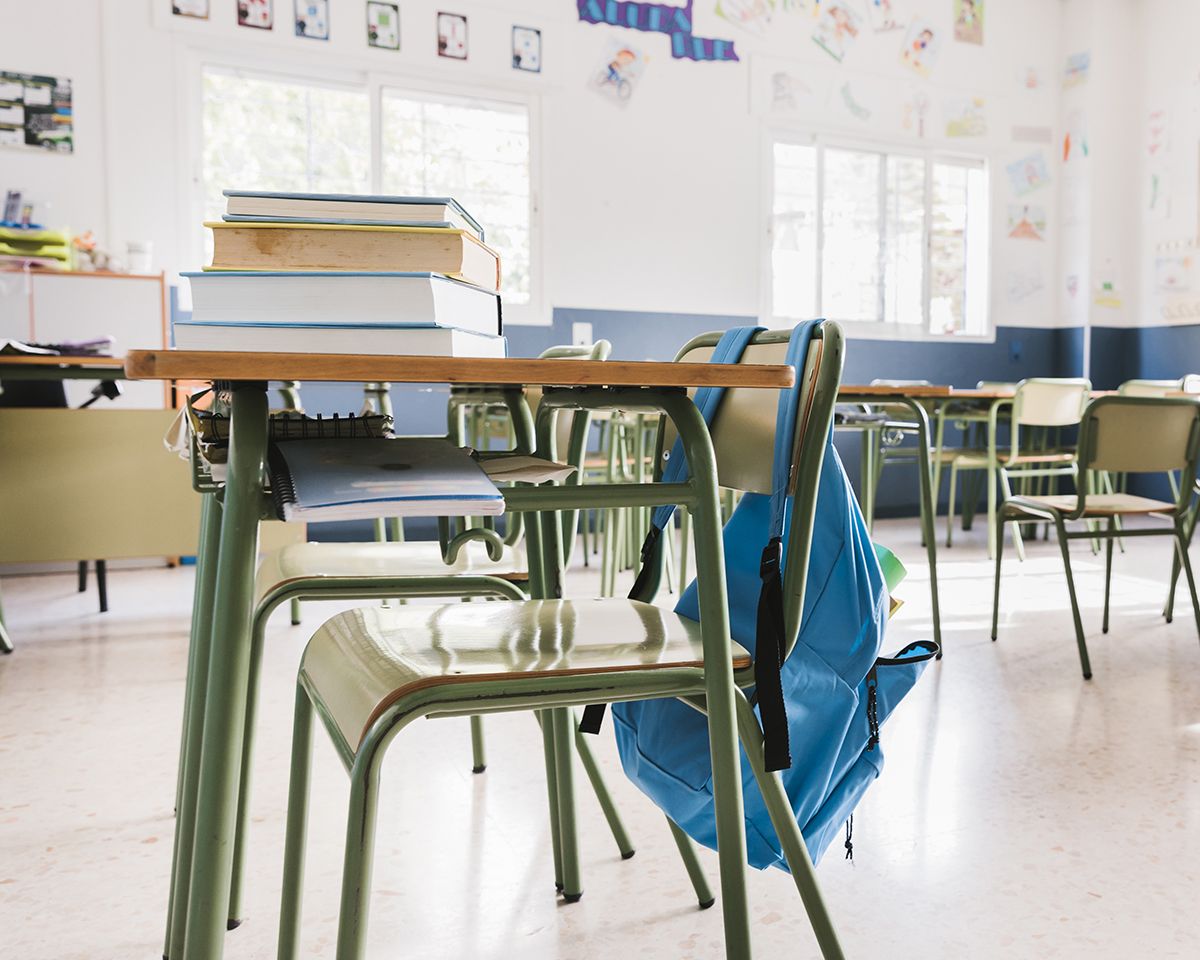 Docente e genitore: l’e-mail errata costa un ammonimento alla scuola